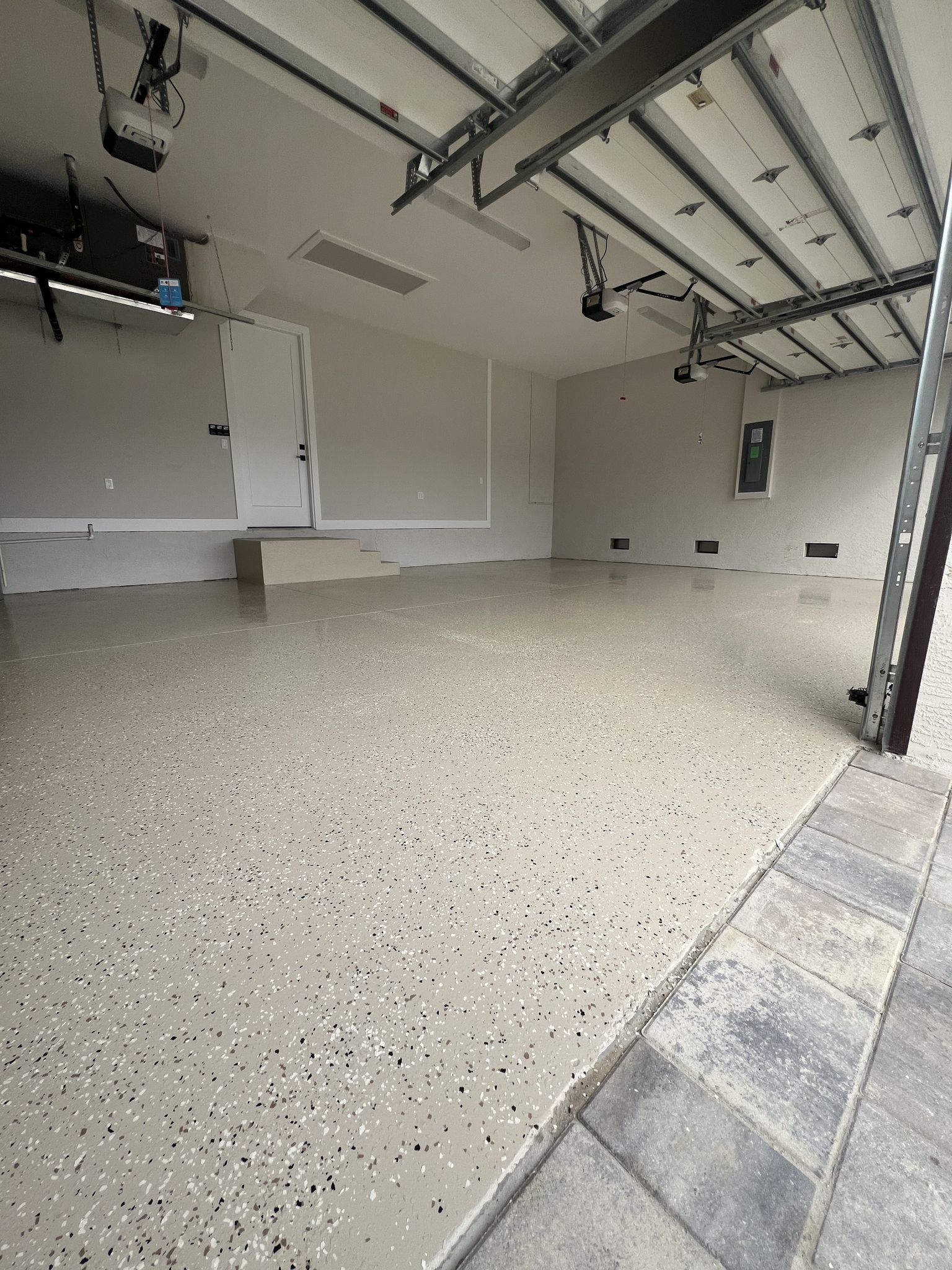 Garage floor epoxy coating in Southwest Florida